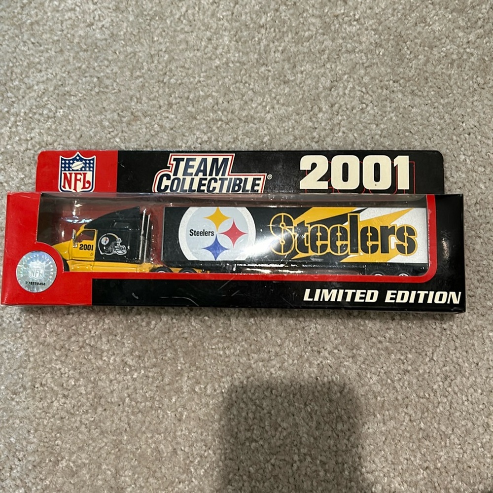 NFL Team Collectible 2001 Limited Edition Pittsburgh Steelers Truck. New in box.